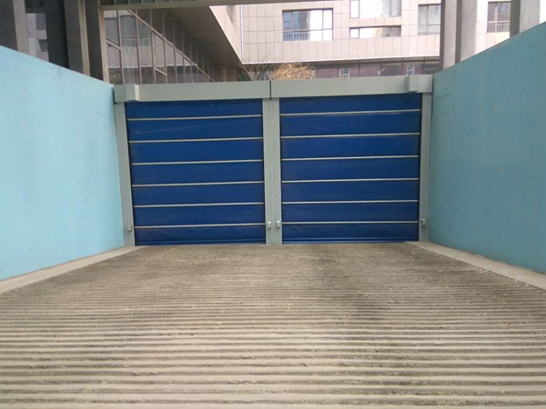 堆积门